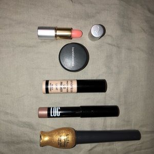 Makeup bundle